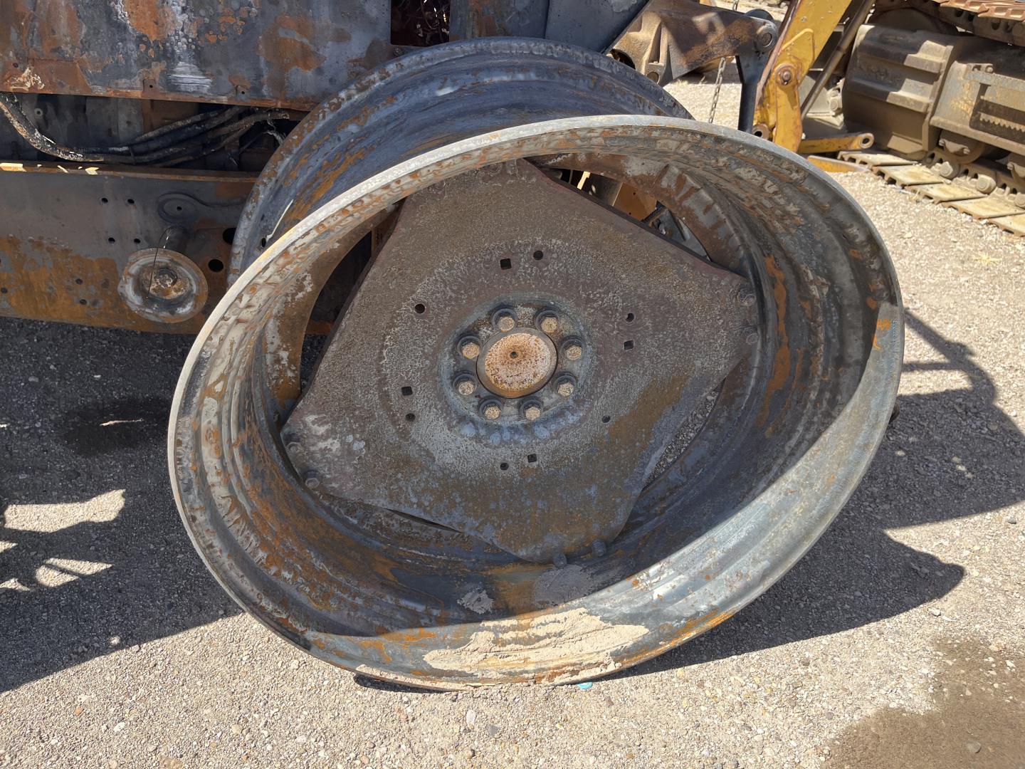 ./imagenes/INVOICE/2019/17541/TRACTOR JOHN DEERE 6130M (8).JPG